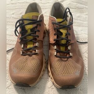 On cloud x, brown and mustard yellow, size 8, EUC